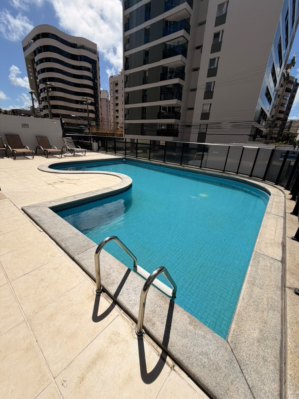 lindo apto com 3/4 sendo duas suites, mais dependencia, 118m2 - Ponta Verde